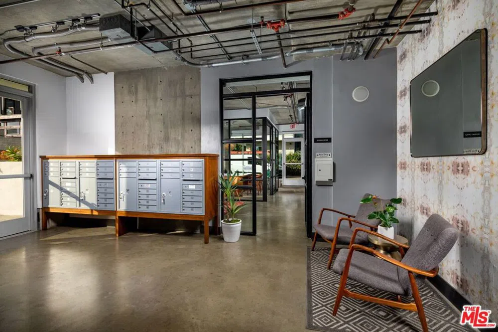 710 El Centro Avenue #123 Los Angeles, CA 90038
