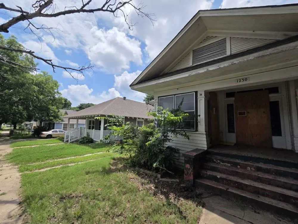 1230 W Woodard Street Denison, TX 75020