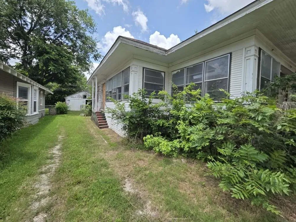 1230 W Woodard Street Denison, TX 75020