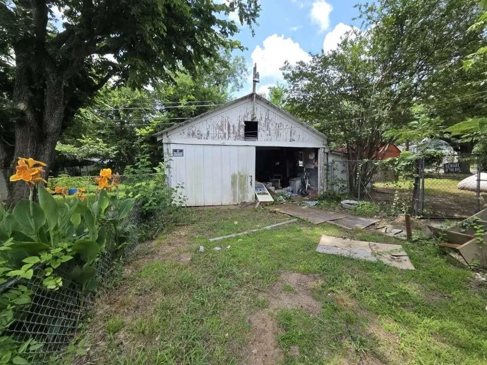 1230 W Woodard Street Denison, TX 75020
