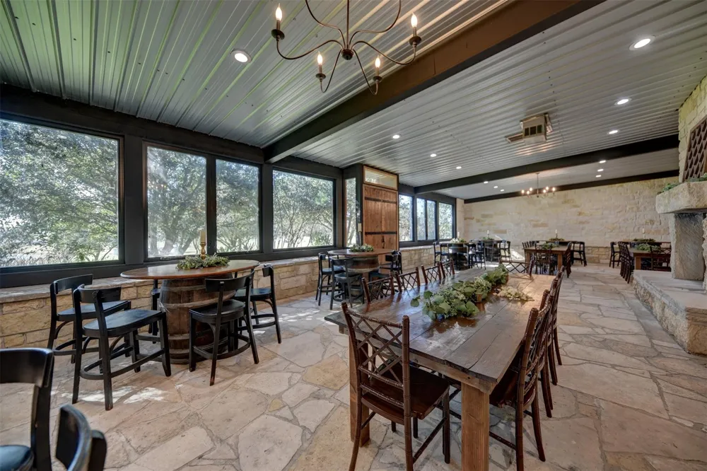 10919 Highway 36 Bellville, TX 77418