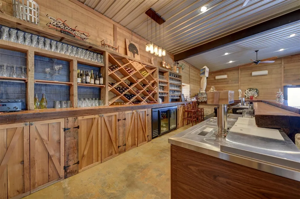10919 Highway 36 Bellville, TX 77418