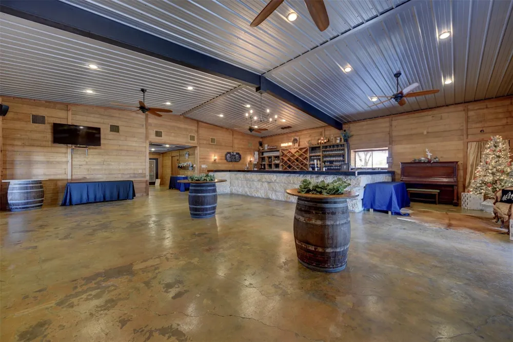 10919 Highway 36 Bellville, TX 77418