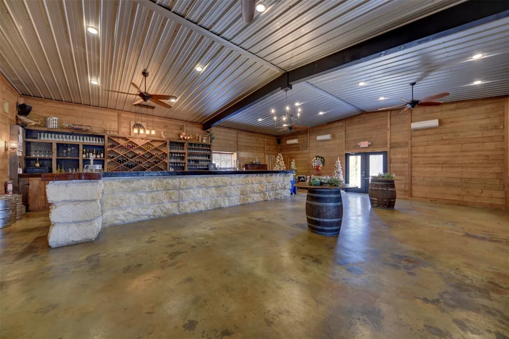 10919 Highway 36 Bellville, TX 77418