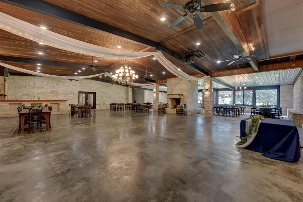 10919 Highway 36 Bellville, TX 77418