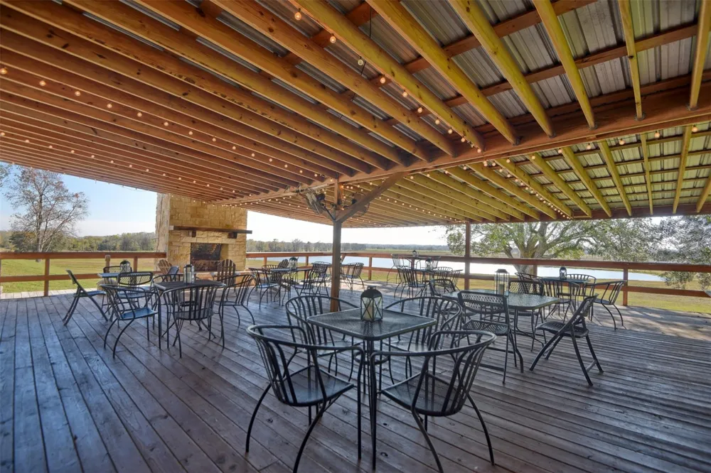 10919 Highway 36 Bellville, TX 77418
