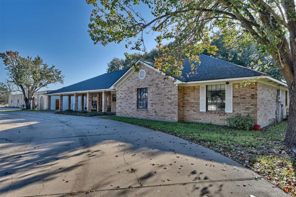 10919 Highway 36 Bellville, TX 77418