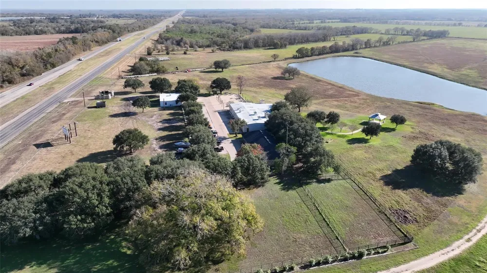 10919 Highway 36 Bellville, TX 77418