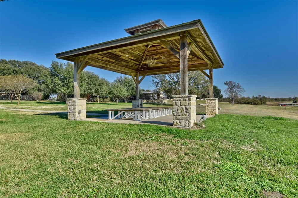 10919 Highway 36 Bellville, TX 77418