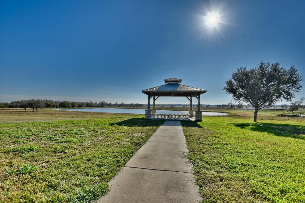10919 Highway 36 Bellville, TX 77418