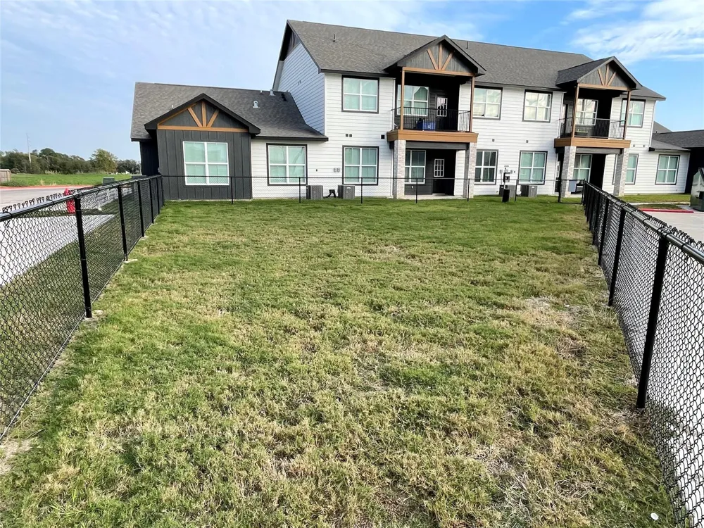 802 W Loop El Campo, TX 77437