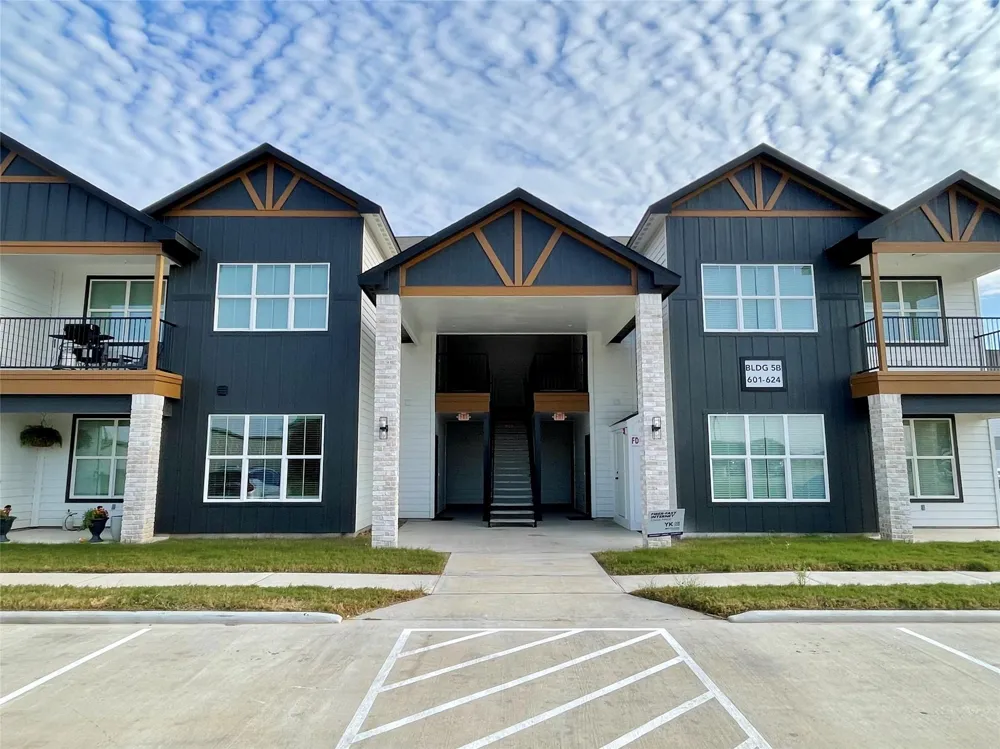 802 W Loop El Campo, TX 77437