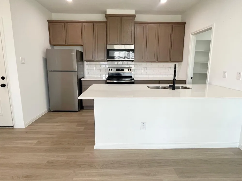 802 W Loop El Campo, TX 77437