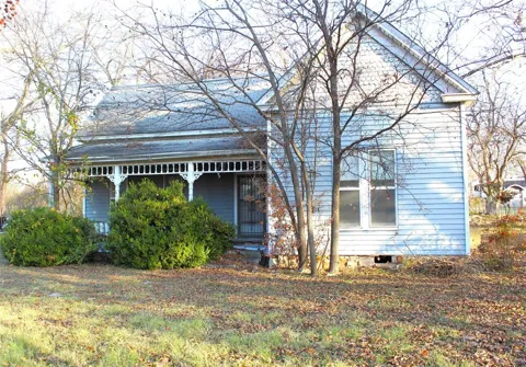 412 W Live Oak Street