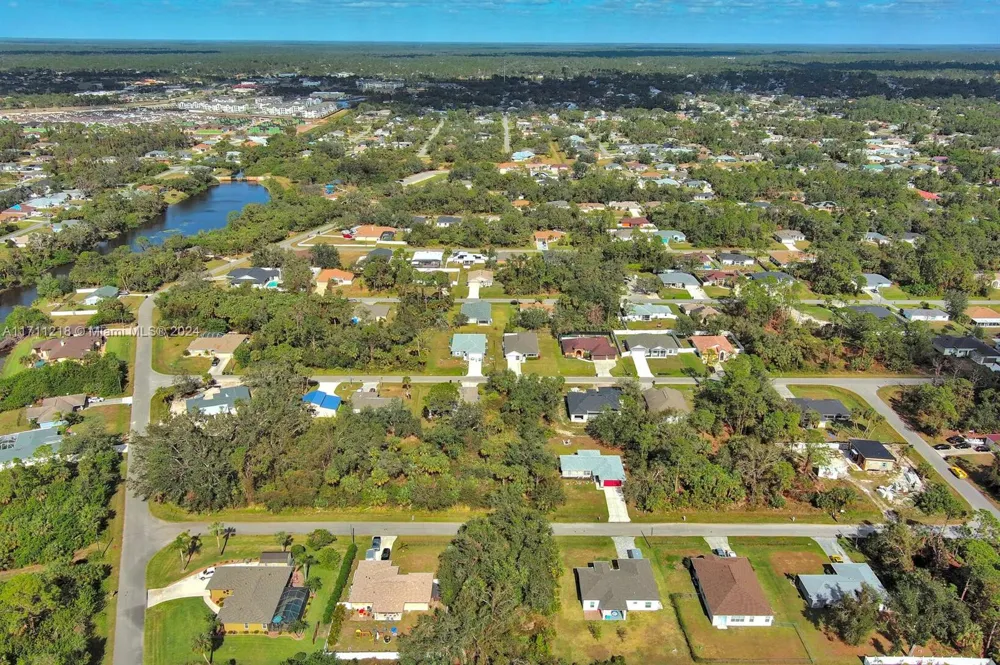 3 Sargon Ave North Port, FL 34287