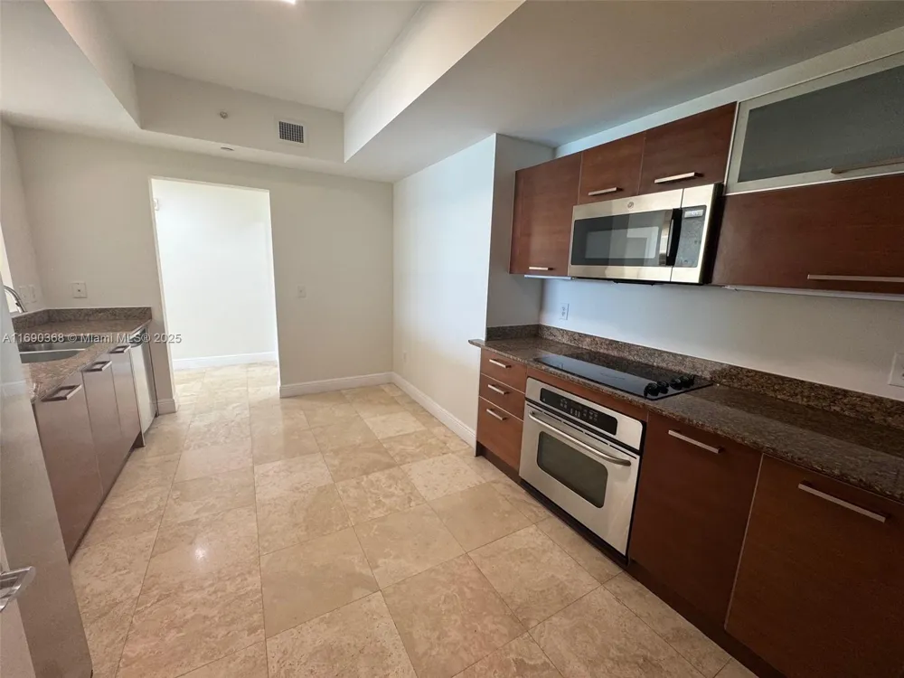 3330 NE 190 ST #1215 Aventura, FL 33180