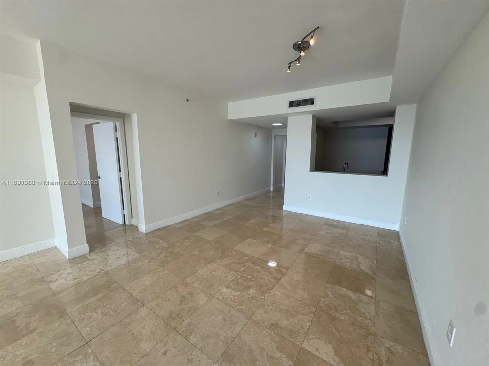 3330 NE 190 ST #1215 Aventura, FL 33180