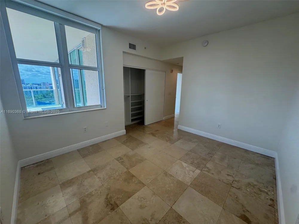 3330 NE 190 ST #1215 Aventura, FL 33180