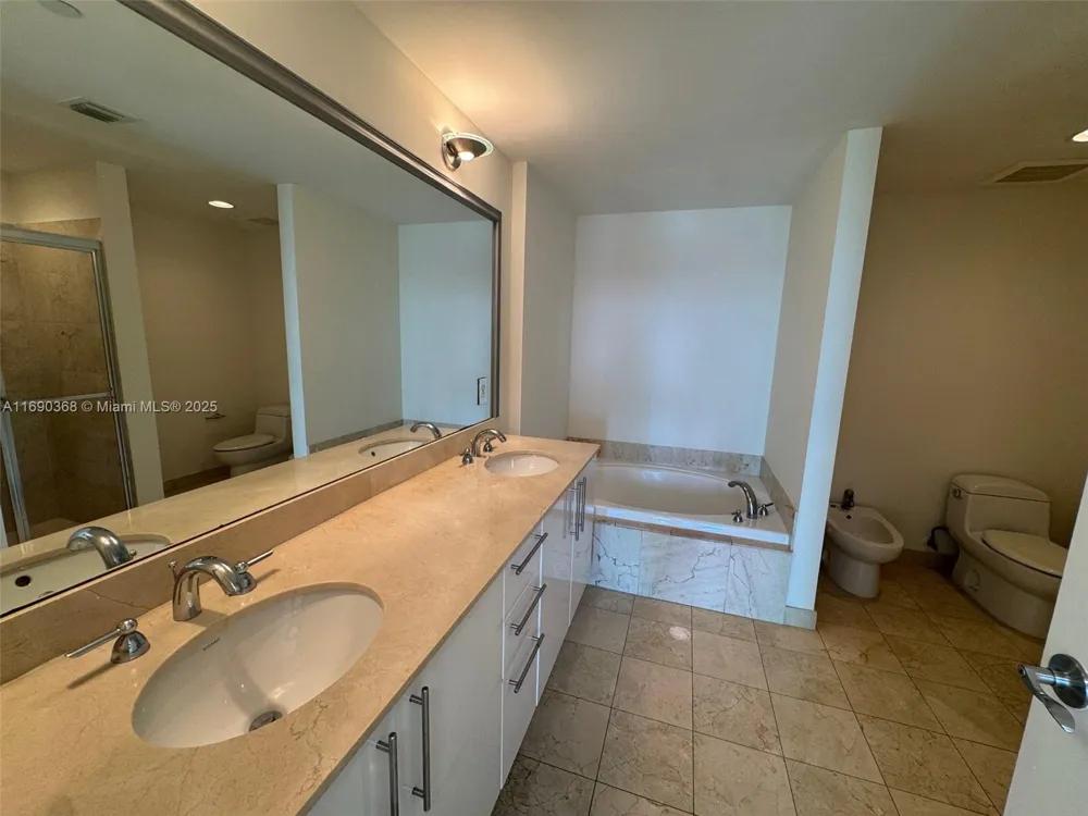 3330 NE 190 ST #1215 Aventura, FL 33180