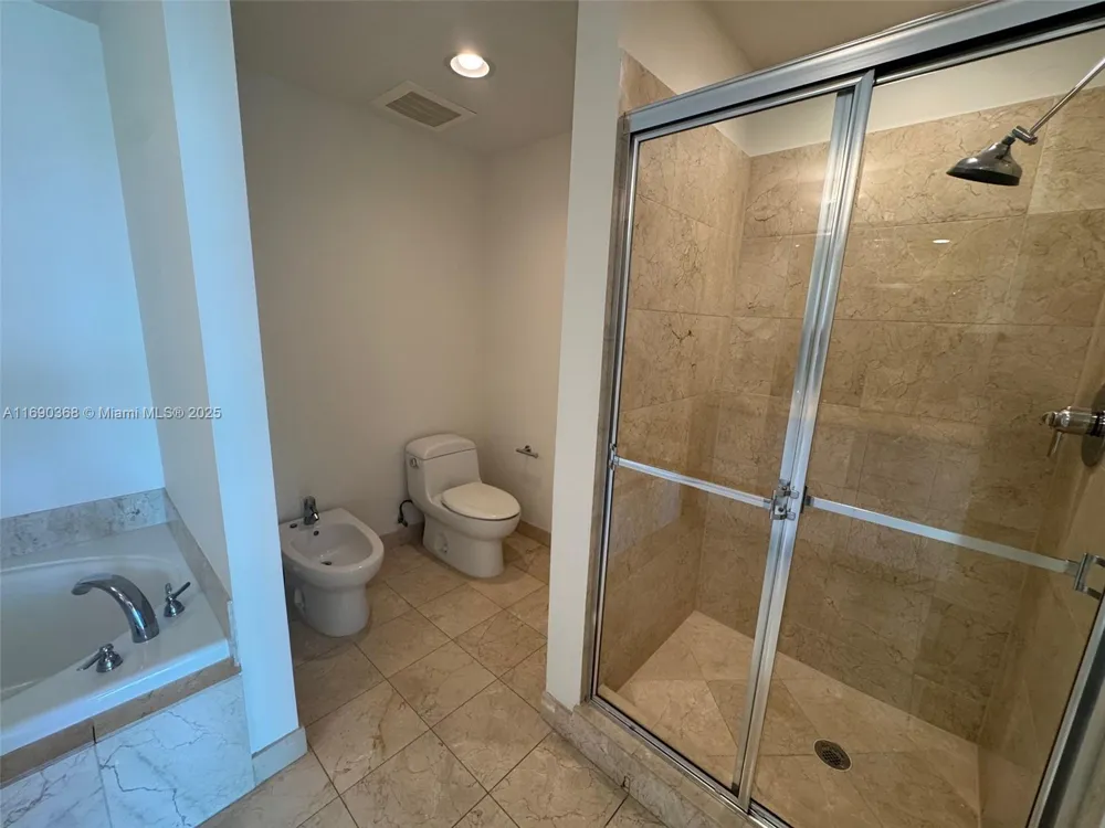 3330 NE 190 ST #1215 Aventura, FL 33180