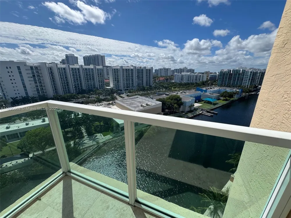 3330 NE 190 ST #1215 Aventura, FL 33180