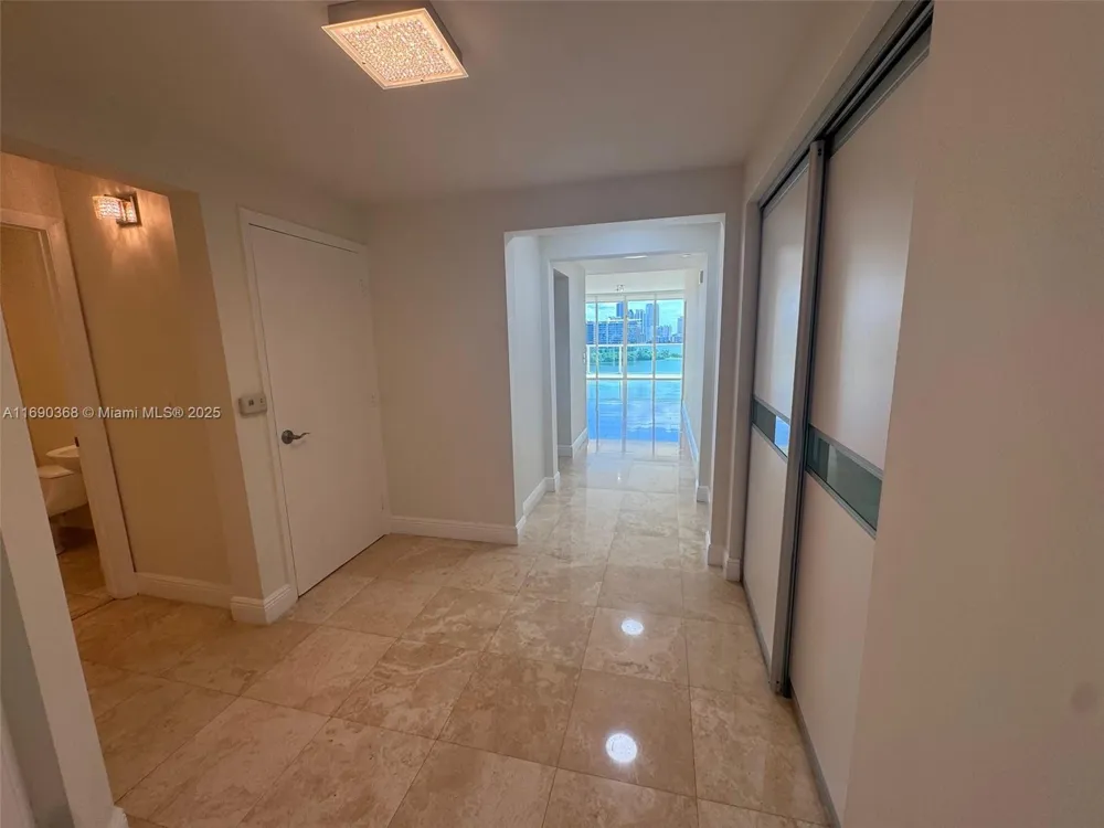 3330 NE 190 ST #1215 Aventura, FL 33180