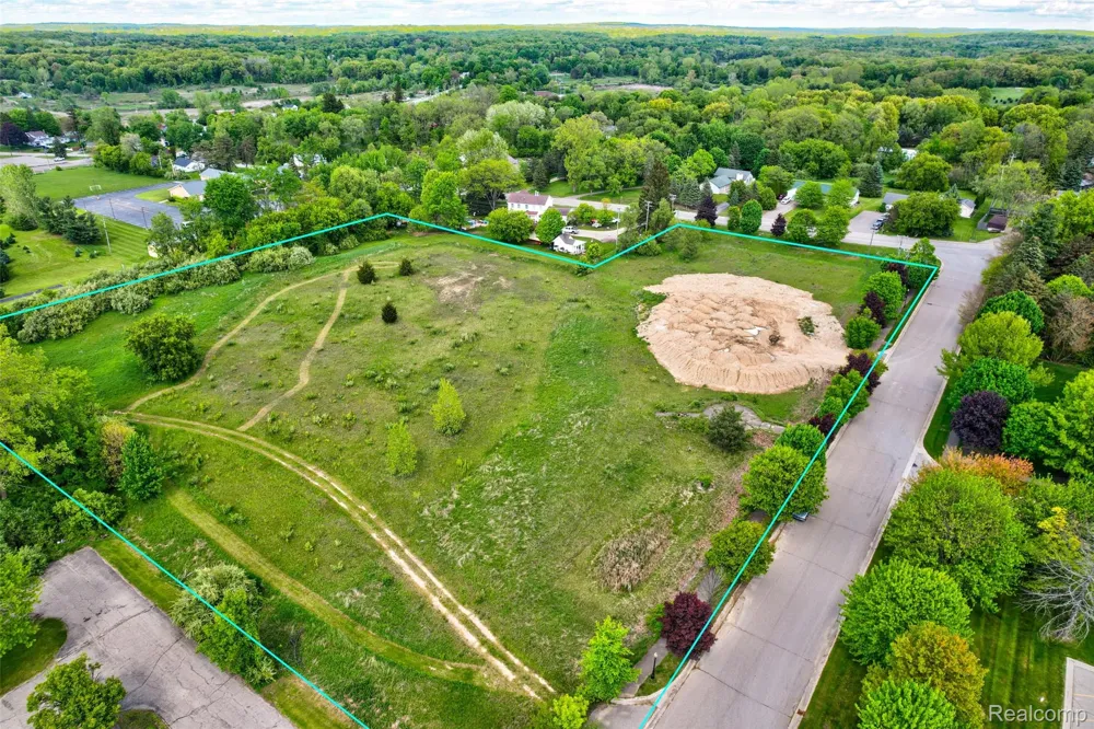 12750 FOUNTAIN SQUARE Springfield Charter Township, MI 48350