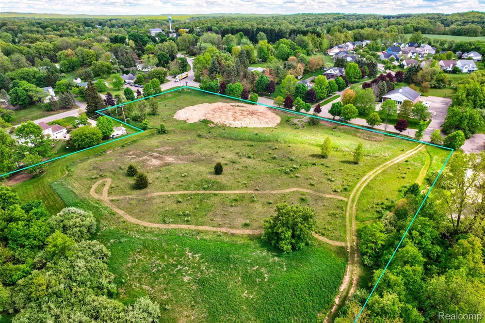 12750 FOUNTAIN SQUARE Springfield Charter Township, MI 48350