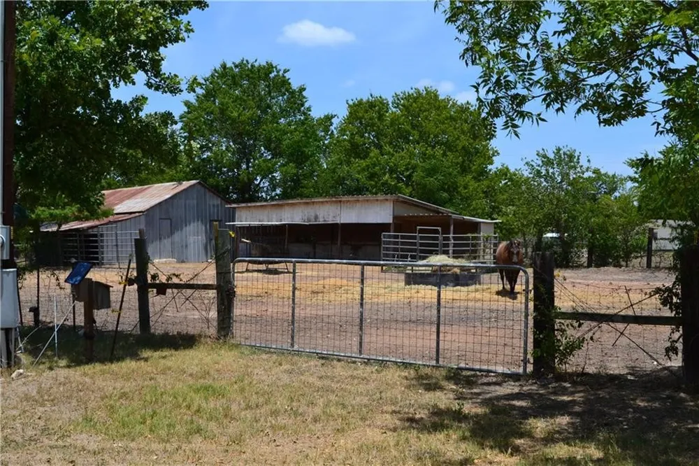 11248 Tom Sassman Road Austin, TX 78747