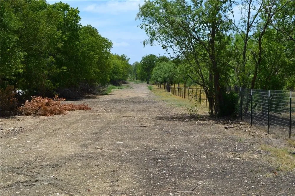 11248 Tom Sassman Road Austin, TX 78747