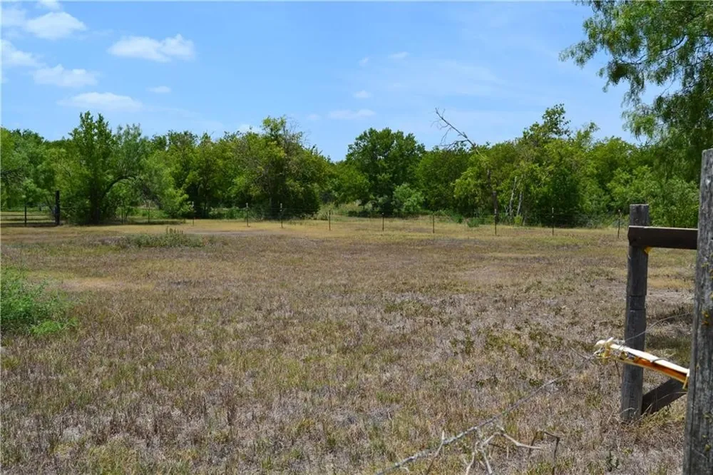 11248 Tom Sassman Road Austin, TX 78747