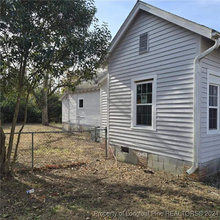 223 E Vance Street Laurinburg, NC 28352