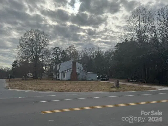 9565 Rocky River Road Harrisburg, NC 28215