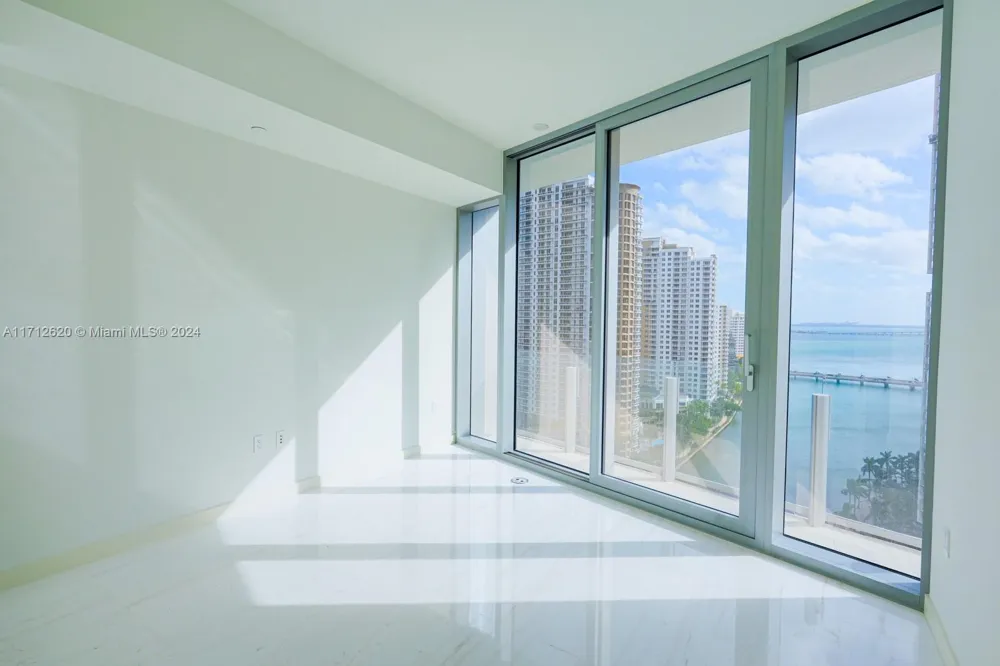 300 Biscayne Boulevard Way #1806 Miami, FL 33131