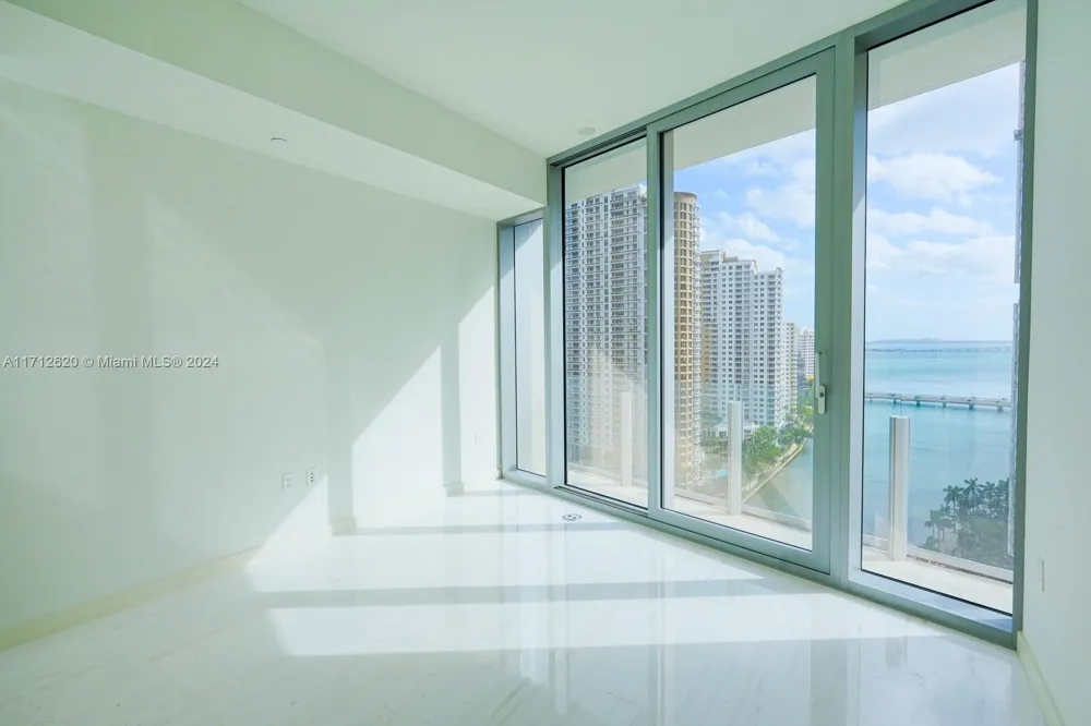 300 Biscayne Boulevard Way #1806 Miami, FL 33131