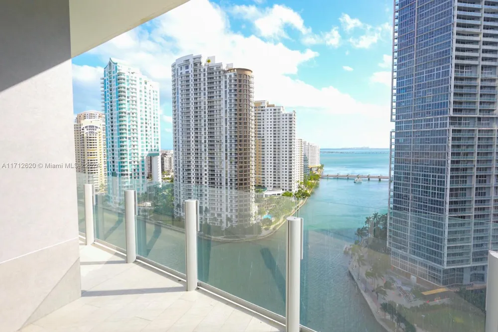 300 Biscayne Boulevard Way #1806 Miami, FL 33131