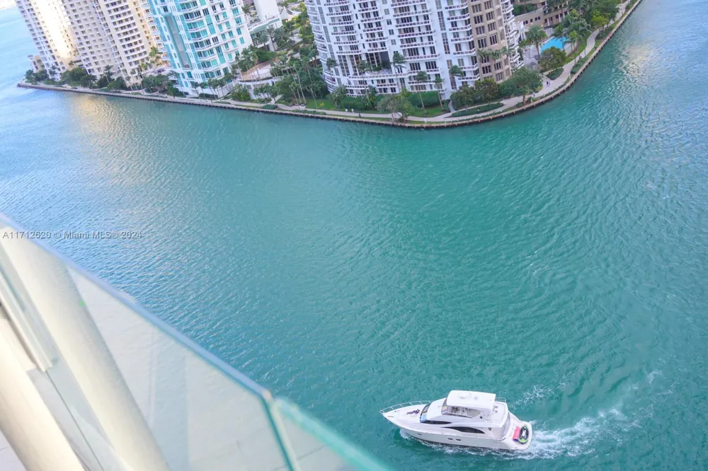 300 Biscayne Boulevard Way #1806 Miami, FL 33131