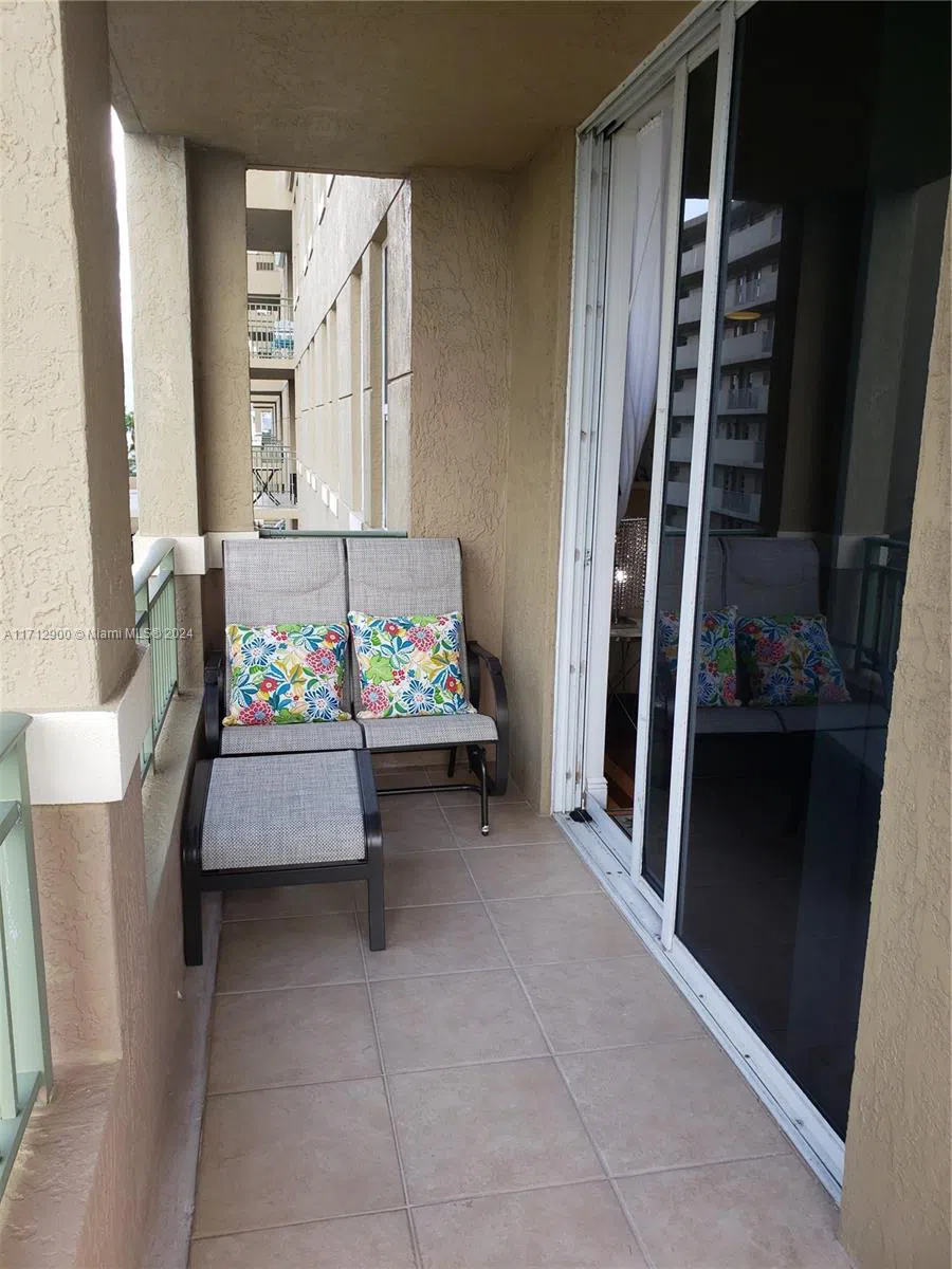 2080 S Ocean Dr #311 Hallandale Beach, FL 33009
