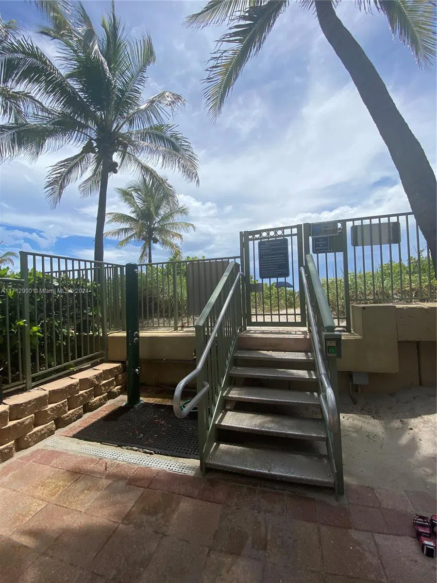 2080 S Ocean Dr #311 Hallandale Beach, FL 33009