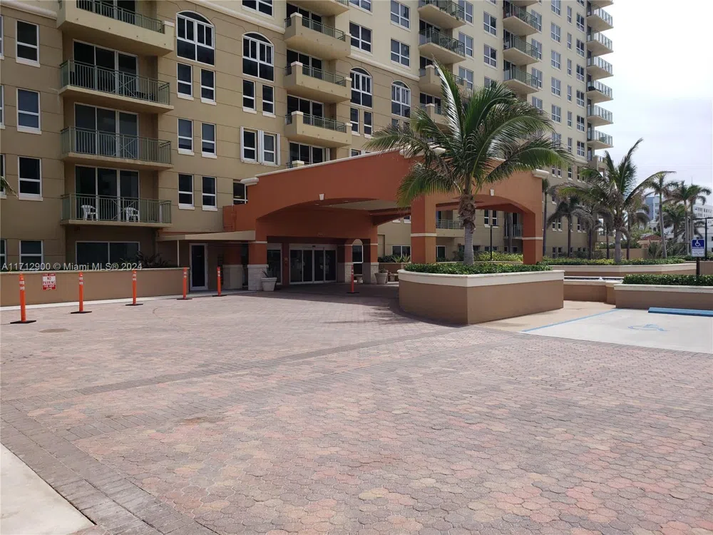 2080 S Ocean Dr #311 Hallandale Beach, FL 33009