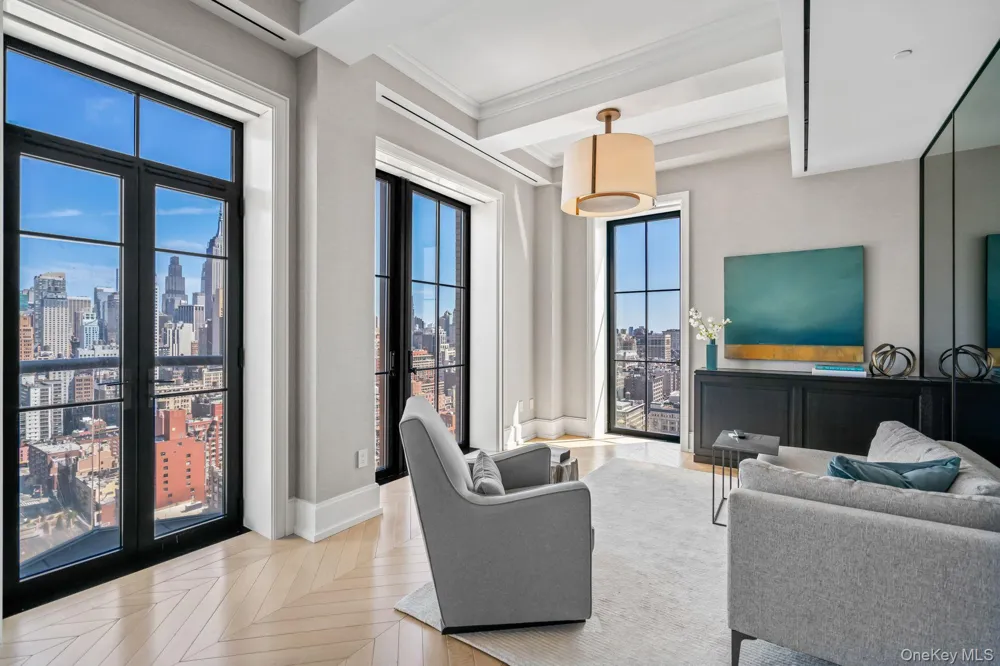 212 W 18th Street #PH2 New York (Manhattan), NY 10011