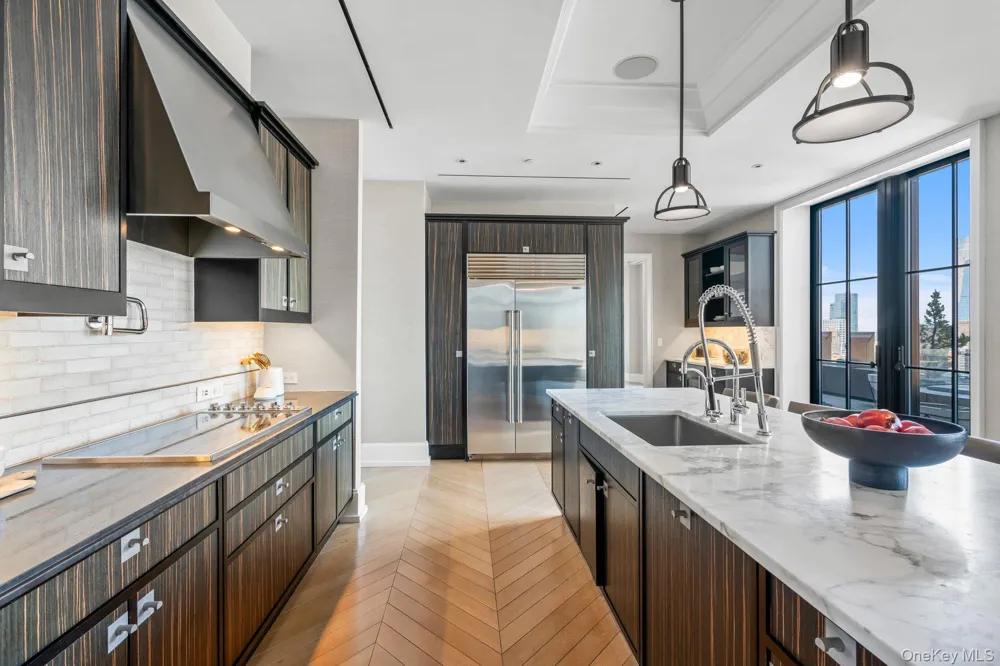 212 W 18th Street #PH2 New York (Manhattan), NY 10011