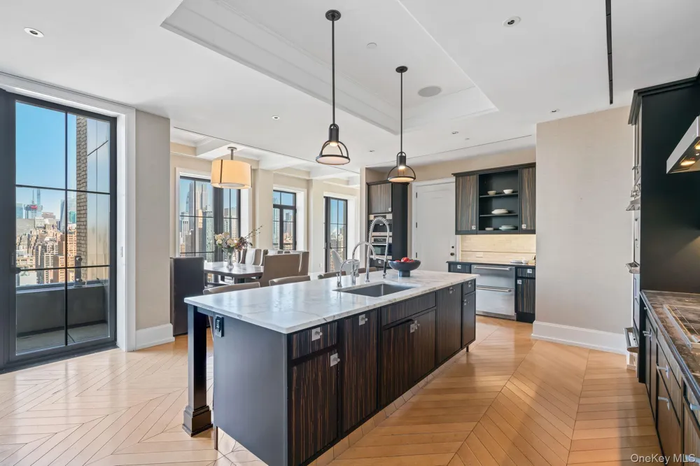 212 W 18th Street #PH2 New York (Manhattan), NY 10011