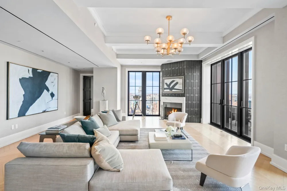212 W 18th Street #PH2 New York (Manhattan), NY 10011