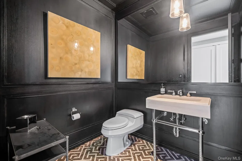 212 W 18th Street #PH2 New York (Manhattan), NY 10011