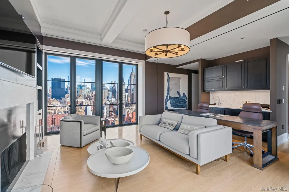 212 W 18th Street #PH2 New York (Manhattan), NY 10011