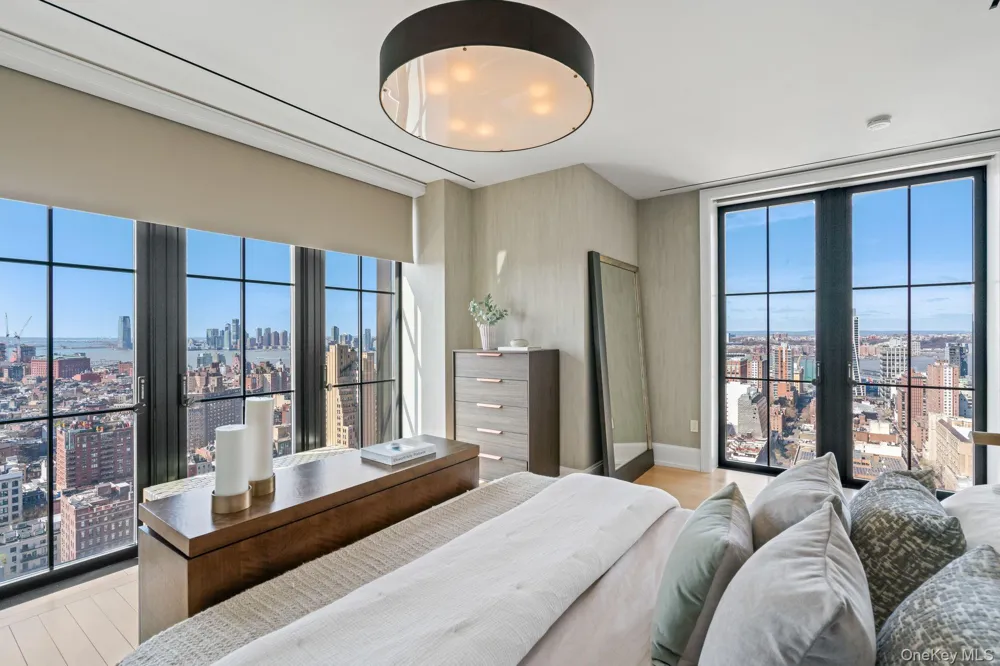 212 W 18th Street #PH2 New York (Manhattan), NY 10011