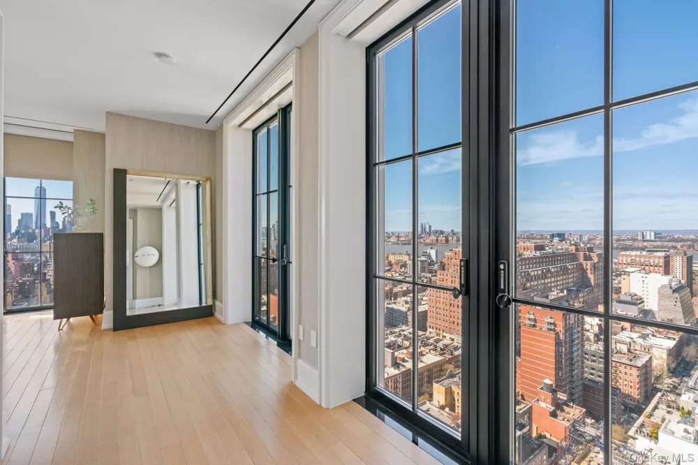 212 W 18th Street #PH2 New York (Manhattan), NY 10011
