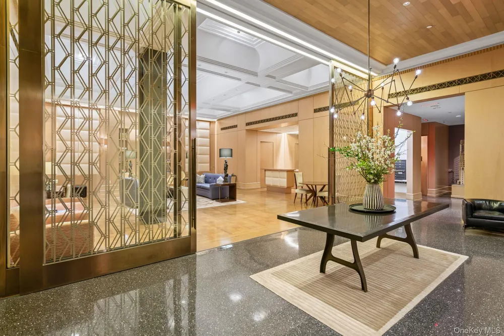 212 W 18th Street #PH2 New York (Manhattan), NY 10011