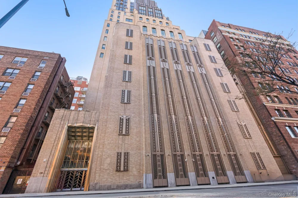 212 W 18th Street #PH2 New York (Manhattan), NY 10011